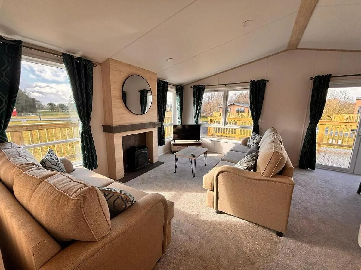 Goathland Lodge At Galtres의 연락처